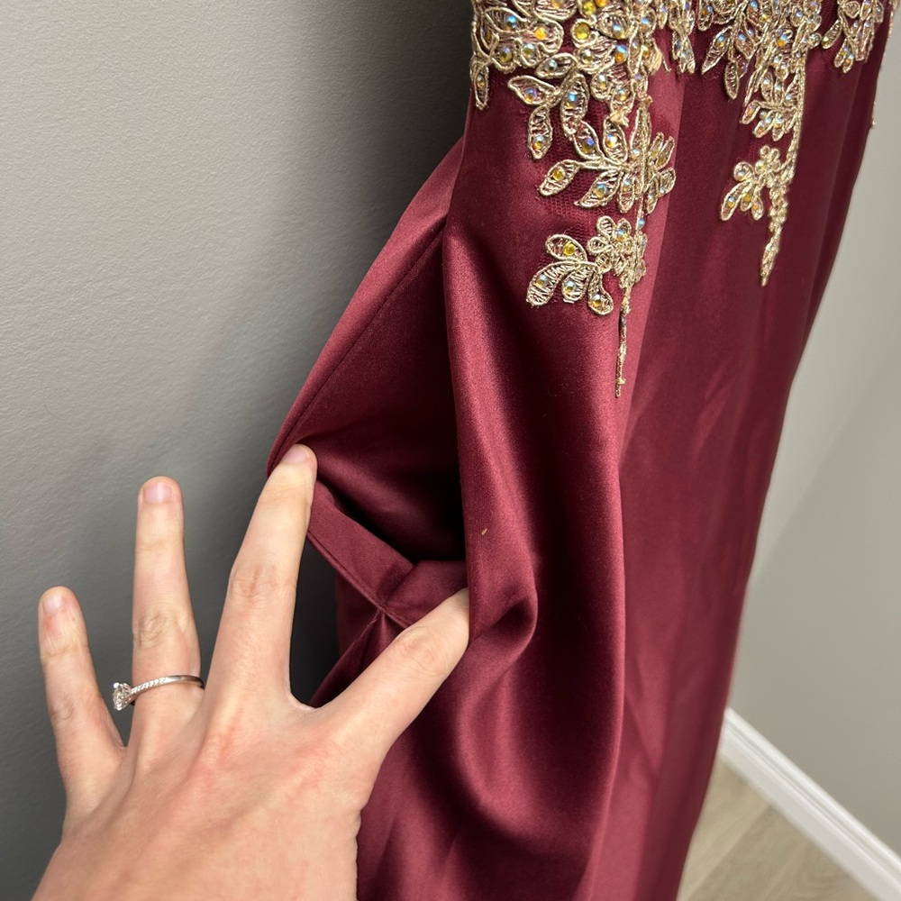Sugar Burgundy‎ & Gold Embroidered Ball Gown Size M (Formal/Prom) - Picture 4 of 8
